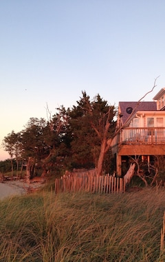 Koko talo/asunto Serene Bayfront Cottage On Private Beach - Waterfront Beach House (Onancock, Amerikan Yhdysvallat)