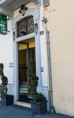 The Best Hotel (Milán, Italia)