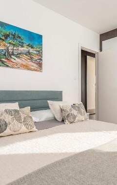 Casa/apartamento entero Mediteran Luxury Penthouse With Jacuzzi (Kolan, Croacia)