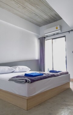 Hotel Bed-Room At Suvarnabhumi Airport -Sha- (Samut Prakan, Tailandia)