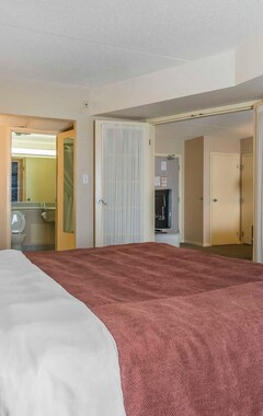 Hotelli Quality Suites Whitby (Whitby, Kanada)