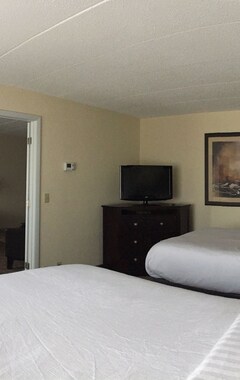 Holiday Inn and Suites Charleston West, an IHG Hotel (Charleston, USA)