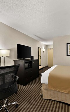 Best Western PLUS Toronto North York Hotel & Suites (York, Canadá)