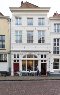 Hotel de Vischpoorte, hartje Deventer en aan de IJssel (Deventer, Holland)