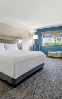 Holiday Inn Express San Diego South - National City, An Ihg Hotel (National City, EE. UU.)