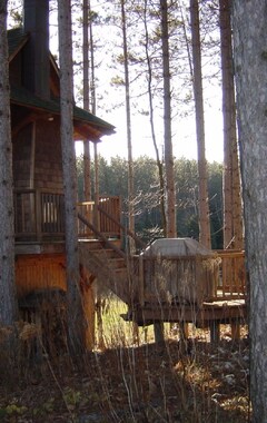 Hele huset/lejligheden Tree House getaway with swimming, 18km of Hiking, r and MTN Biking Trails. (Port Perry, Canada)
