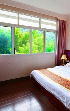 Hotel Yibin, Sichuan Bamboo Sea of Emerald Hills (Yibin, China)