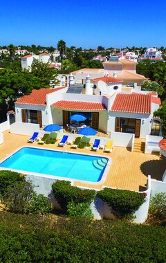 Hele huset/lejligheden Beautiful Private Enclosed Villa With Heated Pool Overlooking Golf Course (Carvoeiro, Portugal)