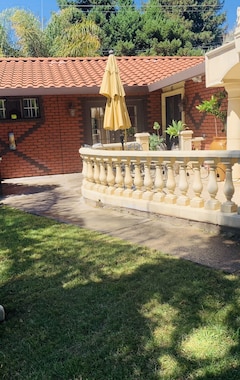 Hele huset/lejligheden Villa Rosa ( Beautiful Spanish Style Home with Lovely Garden in Fremont (Fremont, USA)