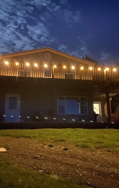 Entire House / Apartment Hines Ocean View Lodge (Meat Cove, Canada)