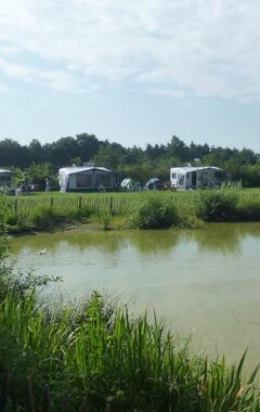 Hotelli Stacaravan Op Camping Boszicht (Mill, Hollanti)