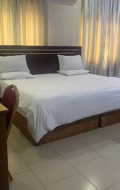 Edinan Hotel Suites (Uyo, Nigeria)