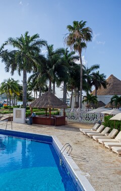 Hotel Sunset Marina Resort & Yacht Club (Cancún, México)