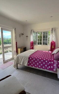 Majatalo Waves Villa Guesthouse (Kingstown, Saint Vincent ja Grenadiinit)