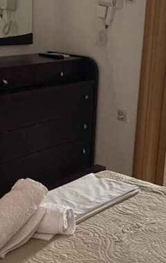 Hotel Dimos Rooms (Stomio, Grecia)