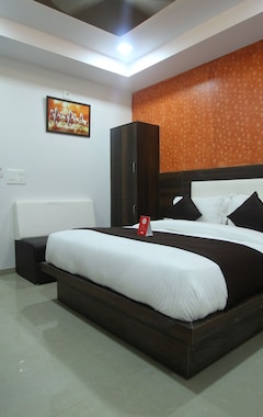 Hotelli OYO 8864 Hotel Royal City (Ahmedabad, Intia)