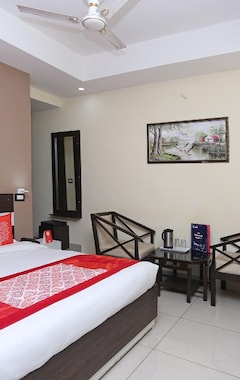 Hotelli OYO 8232 Hotel KRB Paradise (Dehradun, Intia)