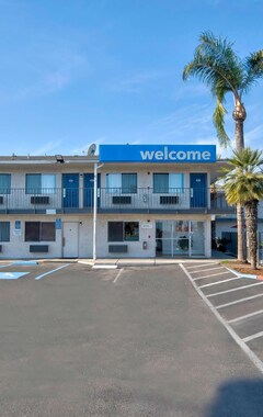 Hotel Motel 6-Tulare, CA (Tulare, USA)