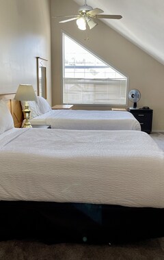 Fernie Stanford Hotel & Resort - Three Bedroom 2 Bathroom Condo (G) (Fernie, Canadá)