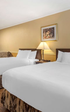 Hotel Econo Lodge Inn & Suites (Kelowna, Canada)