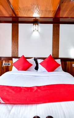 Hotel OYO 24146 Houseboat Anugraha 6bhk (Alappuzha, Indien)
