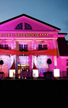 Hotel Splendor (Stare Babice, Polonia)