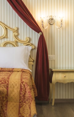 Hotel Regina del Garda Suite (Toscolano Maderno, Italien)