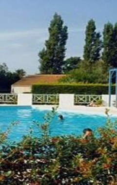 Hotel Holiday House In Mathes Near Royan (Les Mathes, Frankrig)