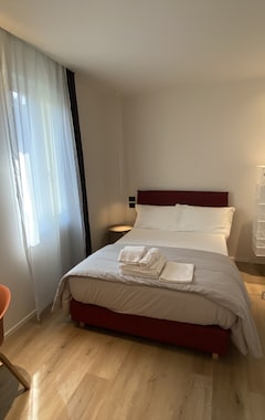 Hotelli Prato Della Valle Apartments (Porto Cesareo, Italia)
