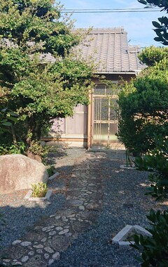 Bed & Breakfast Minshuku Hikosukeso (Mihama, Japani)