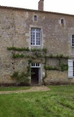Koko talo/asunto Sainte Hermine: Outstanding Mansion Of 16th Century (Sainte-Hermine, Ranska)