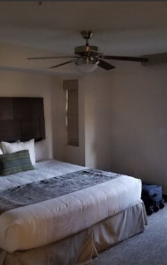 Luxury Hotel Suite - Sleeps 10 (Scottsdale, USA)