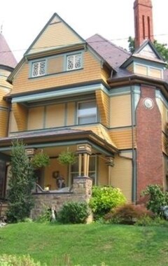 The Queen, A Victorian Bed & Breakfast (Bellefonte, EE. UU.)