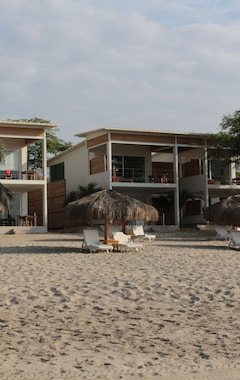 Hotel Punta Sal Suites & Bungalows Resort (Canoas de Punta Sal, Perú)