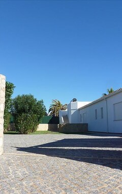 Hele huset/lejligheden Villa Rocha, Familie villa, i nærheden af Ocean, 4 soveværelser, 8 sovepladser, opvarmet pool, Air-con & BBQ (Carvoeiro, Portugal)