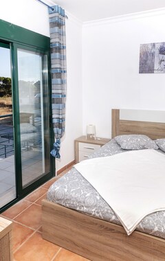 Koko talo/asunto Villa Primavera - Al (Official Local Accommodation) (Monte Gordo, Portugali)