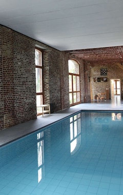 Hele huset/lejligheden Smukt landhus med indendørs swimmingpool, sauna, tennisbane og privat park (Wanze, Belgien)
