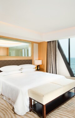 Hotel Sheraton Yantai Golden Beach Resort (Yantai, China)