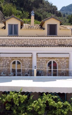 Hotel Sebastian's Family Taverna & Accommodation (Sinarades, Grecia)