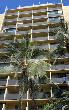 Central Waikiki Private Suite (sleeps 4) In Popular Hotel (Honolulu, USA)