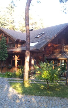 Koko talo/asunto Siewierz: Traditional Wooden Dacha, Private Pool, Possibility Of Sleeping 10 (Zawiercie, Puola)