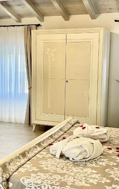 Hotelli Dimora Di Charme Rooms & Apartments (Peschiera del Garda, Italia)
