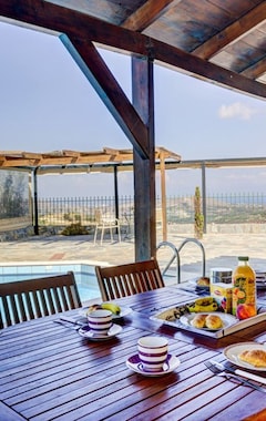 Casa/apartamento entero Villa de vacaciones con piscina privada, zona de aparcamiento, A / C y conexión Wi-Fi (Chersonissos, Grecia)