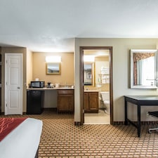 Comfort Inn & Suites Kansas City Downtown