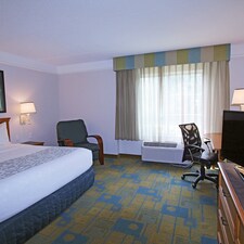La Quinta Inn & Suites Orlando UCF