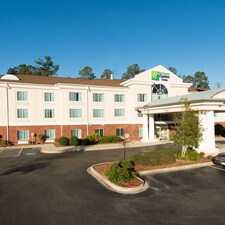 Holiday Inn Express & Suites Walterboro I-95