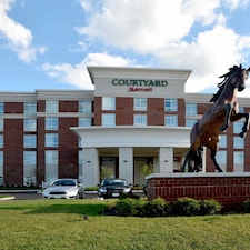 Courtyard Youngstown Canfield