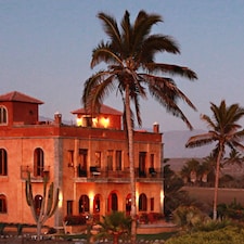 Villa Santa Cruz