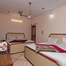 SPOT ON 36025 Hotel Shrestha Inn