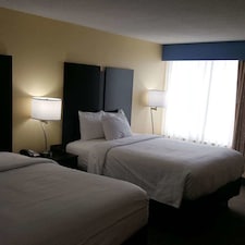 Days Inn & Suites Grand Rapids Near Downtown